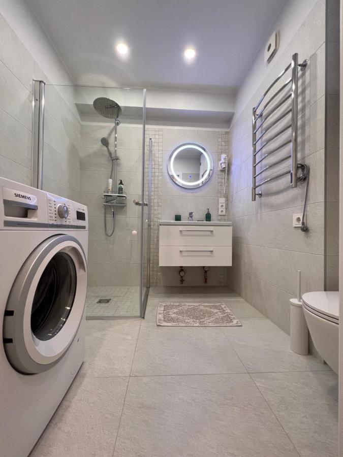 Bell Tower Apartment Plunge Luaran gambar